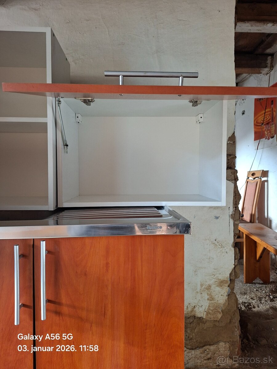 Na predaju kuchynská linka - 3