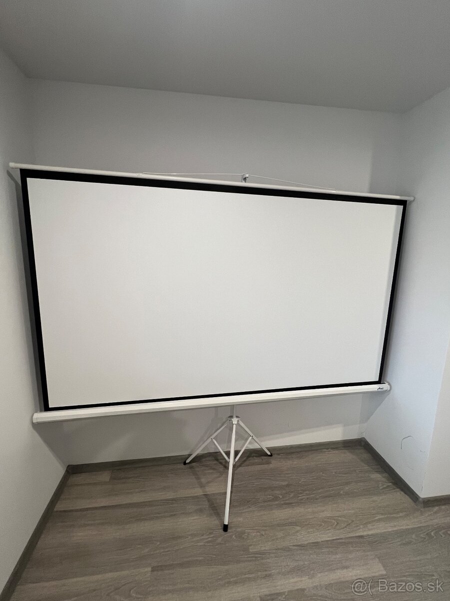 Projekcne platno AVELI so stativom - 3