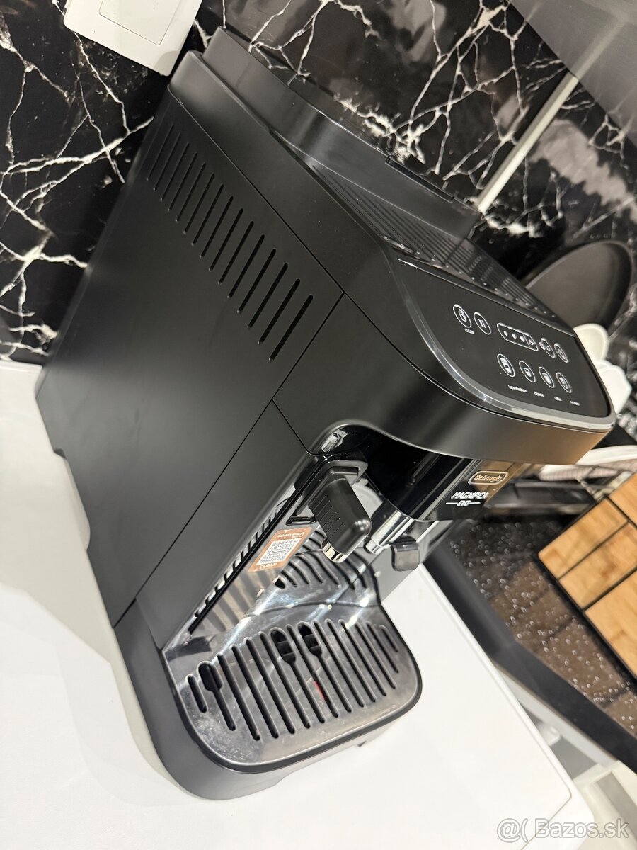 Kávovar delonghi magnifica evo - 3