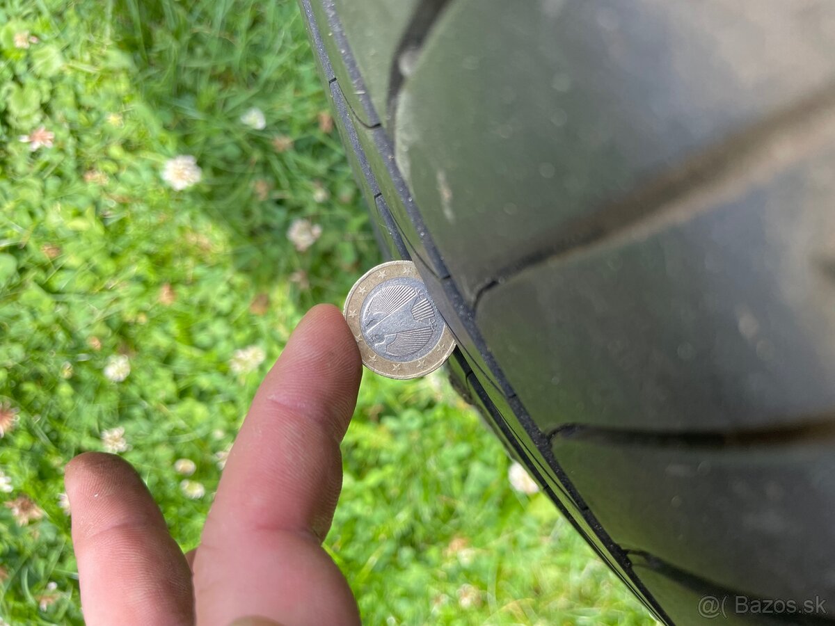 Mischelin 205/55 R16 - 3