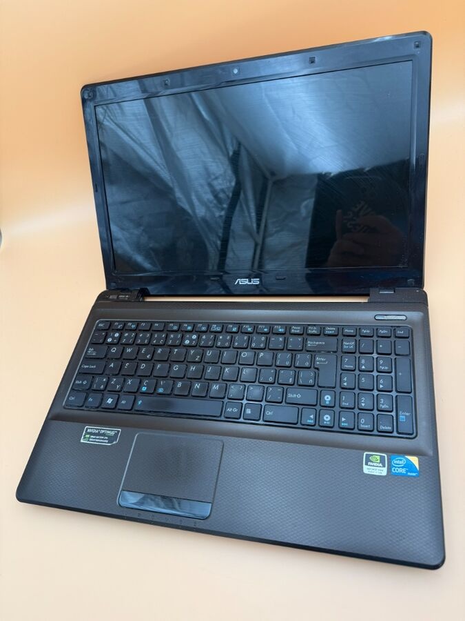 Notebook ASUS i3 M350 / 8GB RAM / 500GB / GeForce 310M - 3