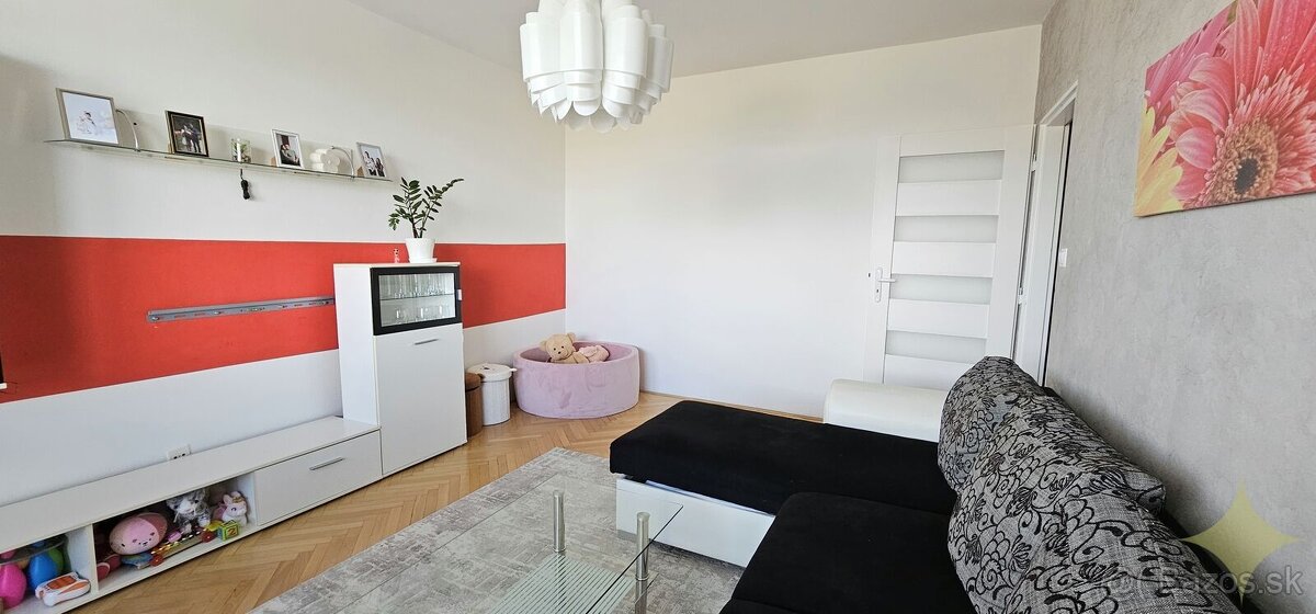 REZERVOVANÉ - Exkluzívne na predaj čiastočne prerobený 2 izb - 3