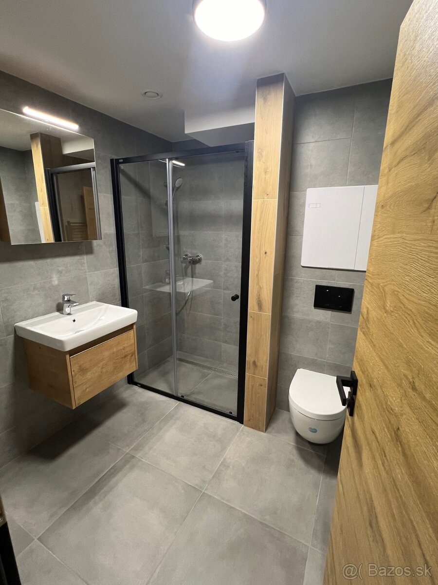 Prenájom nadštandardného, zariadeného bytu v centre Nemšovej - 3