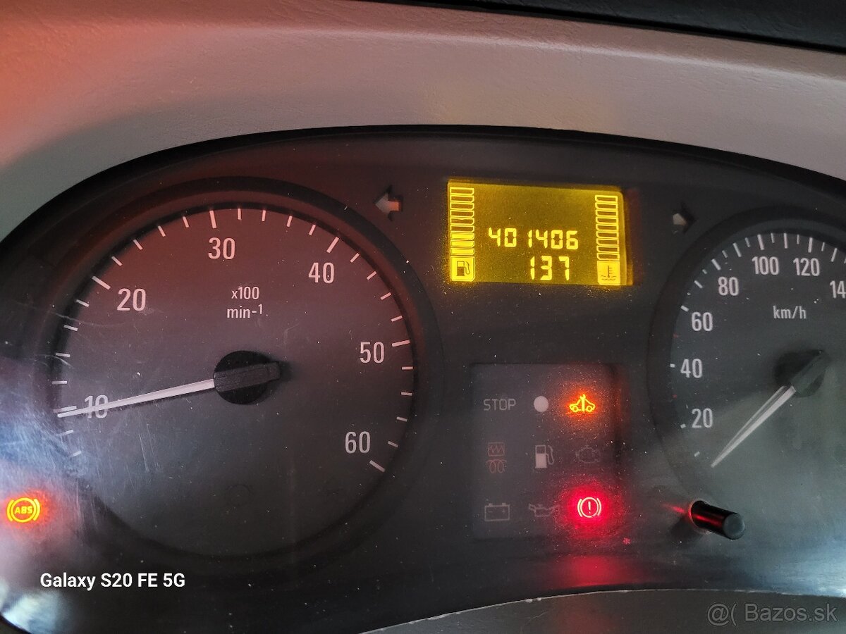 Predám opel vivaro 1.9 CDTI 3 miesne - 3