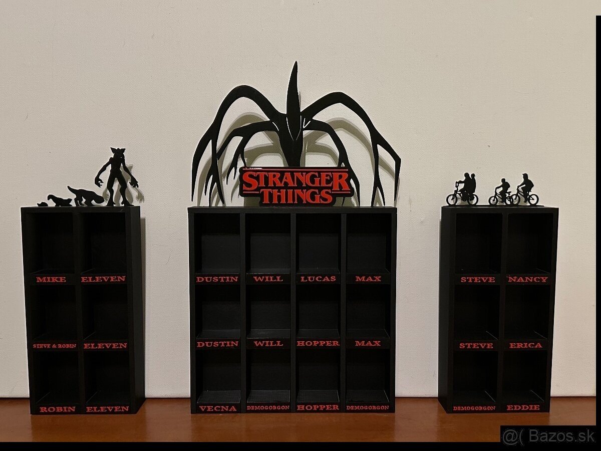 Kinder joy figurky Stranger Things polička - 3