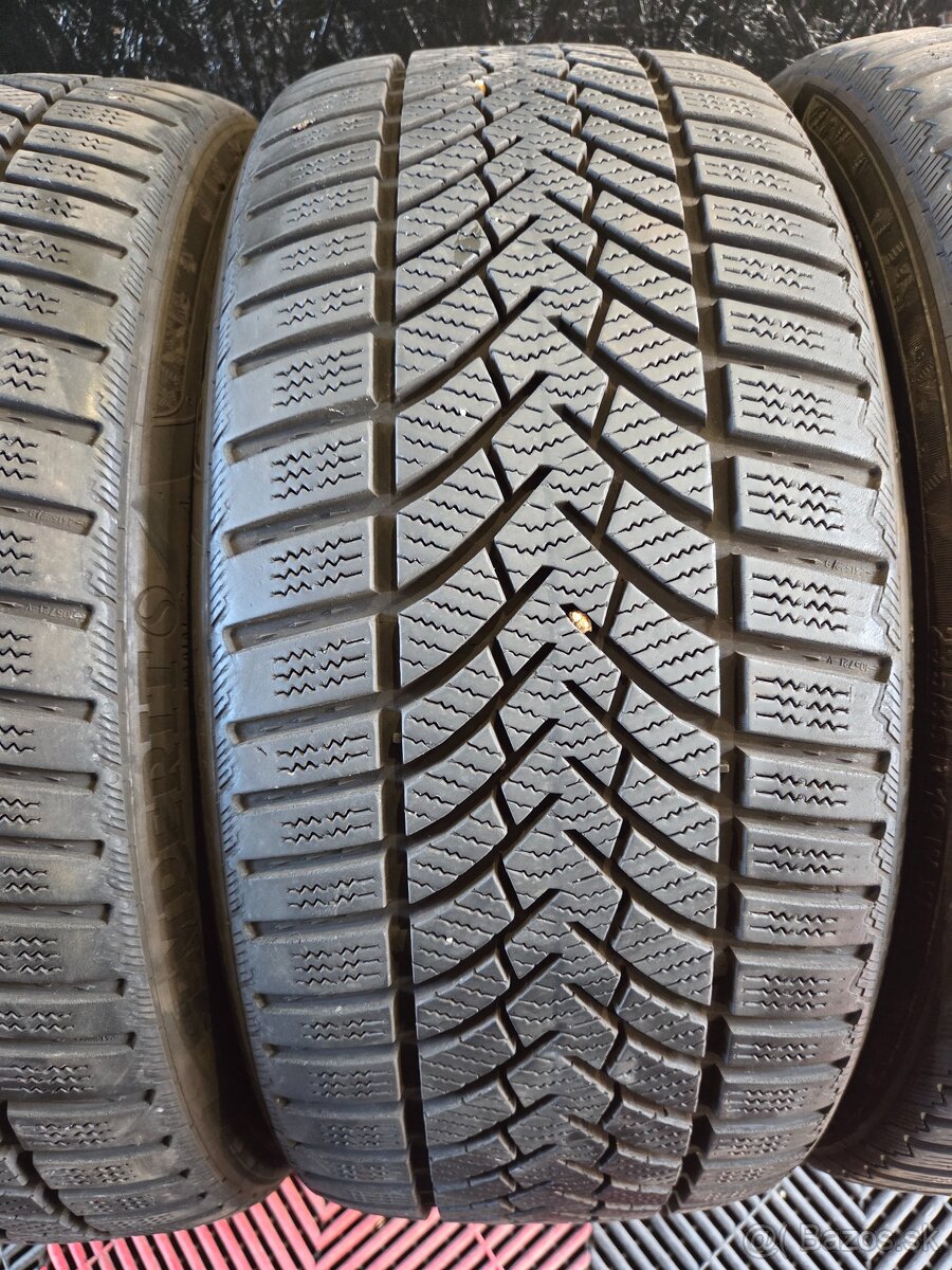 235/35 R19 Semperit zimne pneumatiky - 3