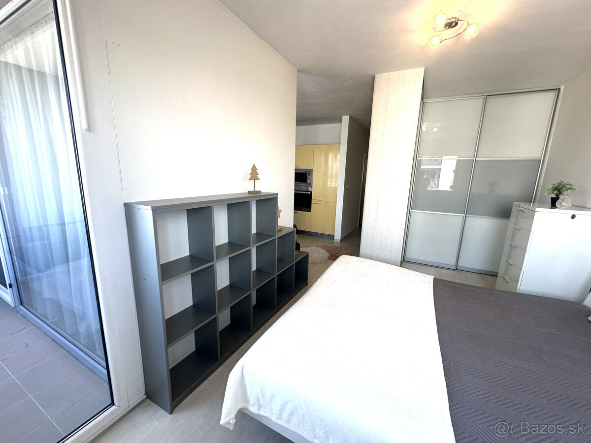 Prenájom zariadeného 1,5‑izbového bytu s parkovaním ihneď vo – foto 3