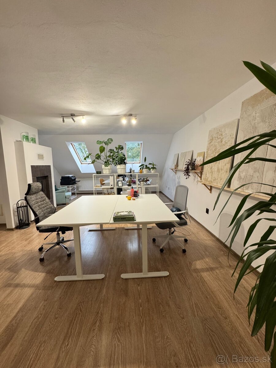 Miesto v zdieľanej kancelárii v Tvrdošíne. - 3