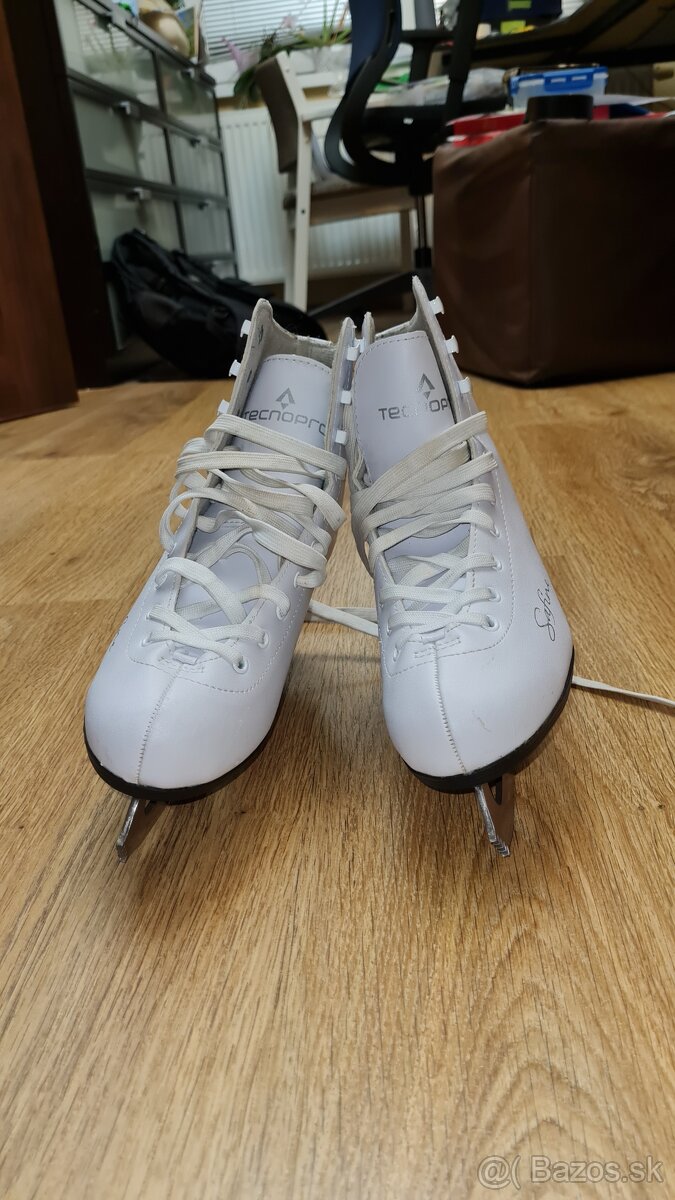 Dievcenske korcule Sulov, EU40 - 3