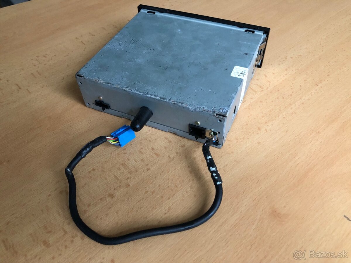 NA OPRAVU Volkswagen CD Player - 3