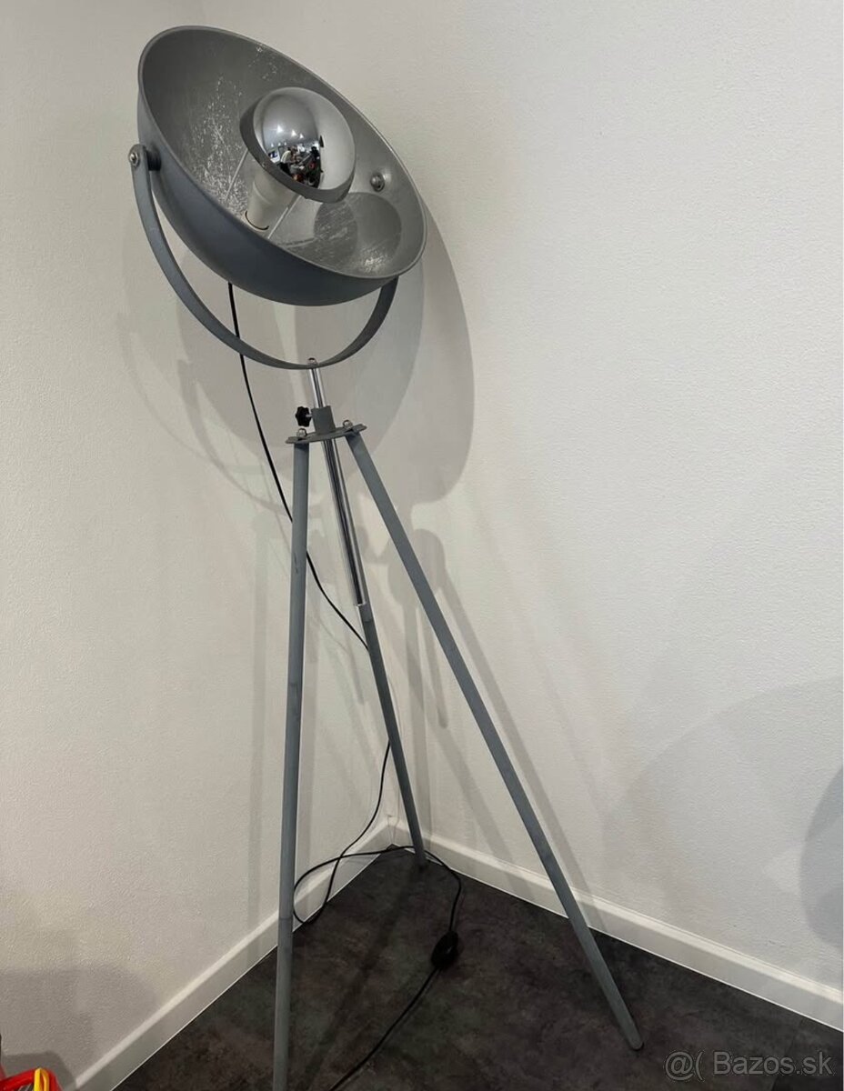 Stojaca lampa - 3
