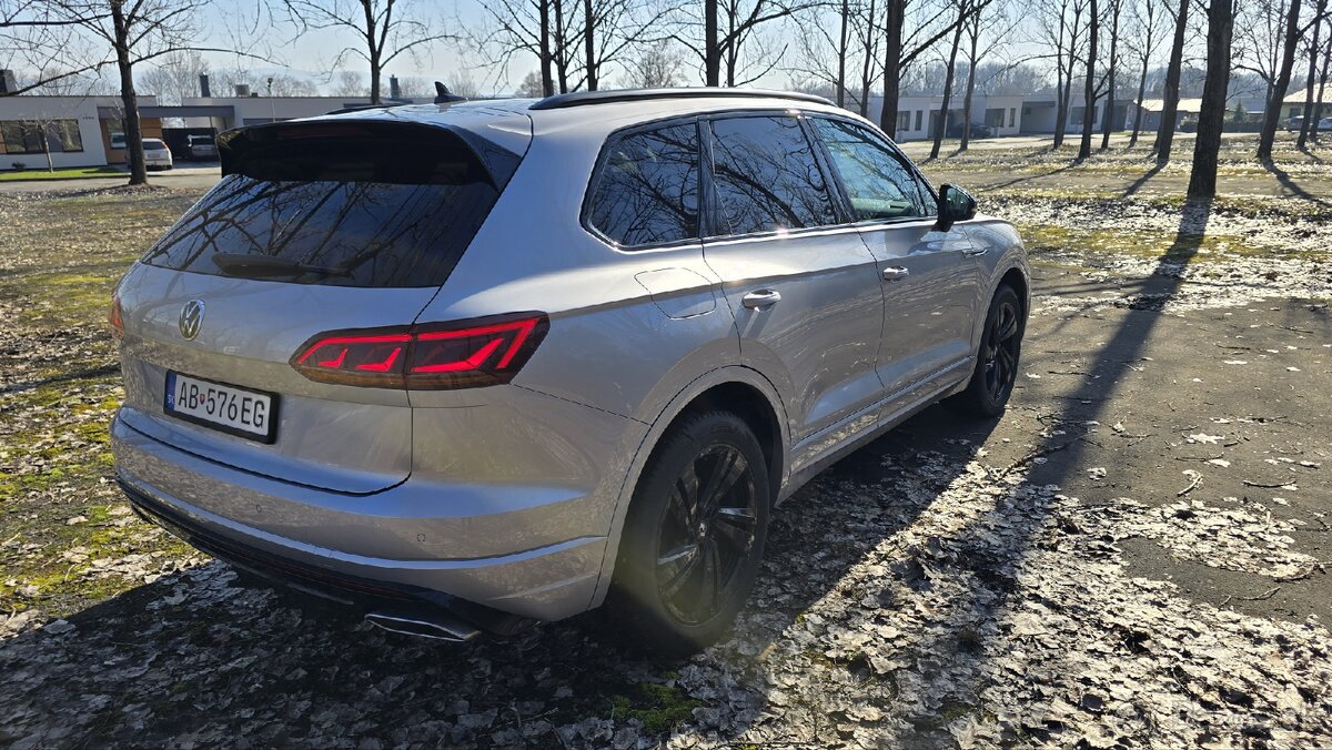 VW Touareg R-line 3.0 TDi 4motion - 3