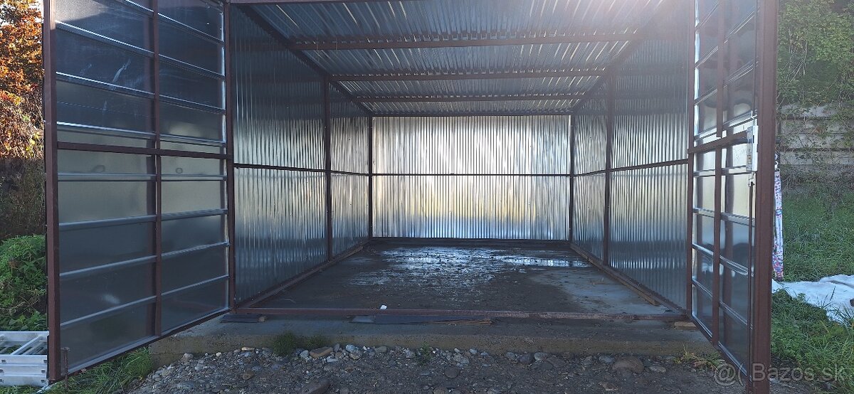 Predáme plechovú pozink. garáž s dvojkrídlovou bránou 3x5m - 3