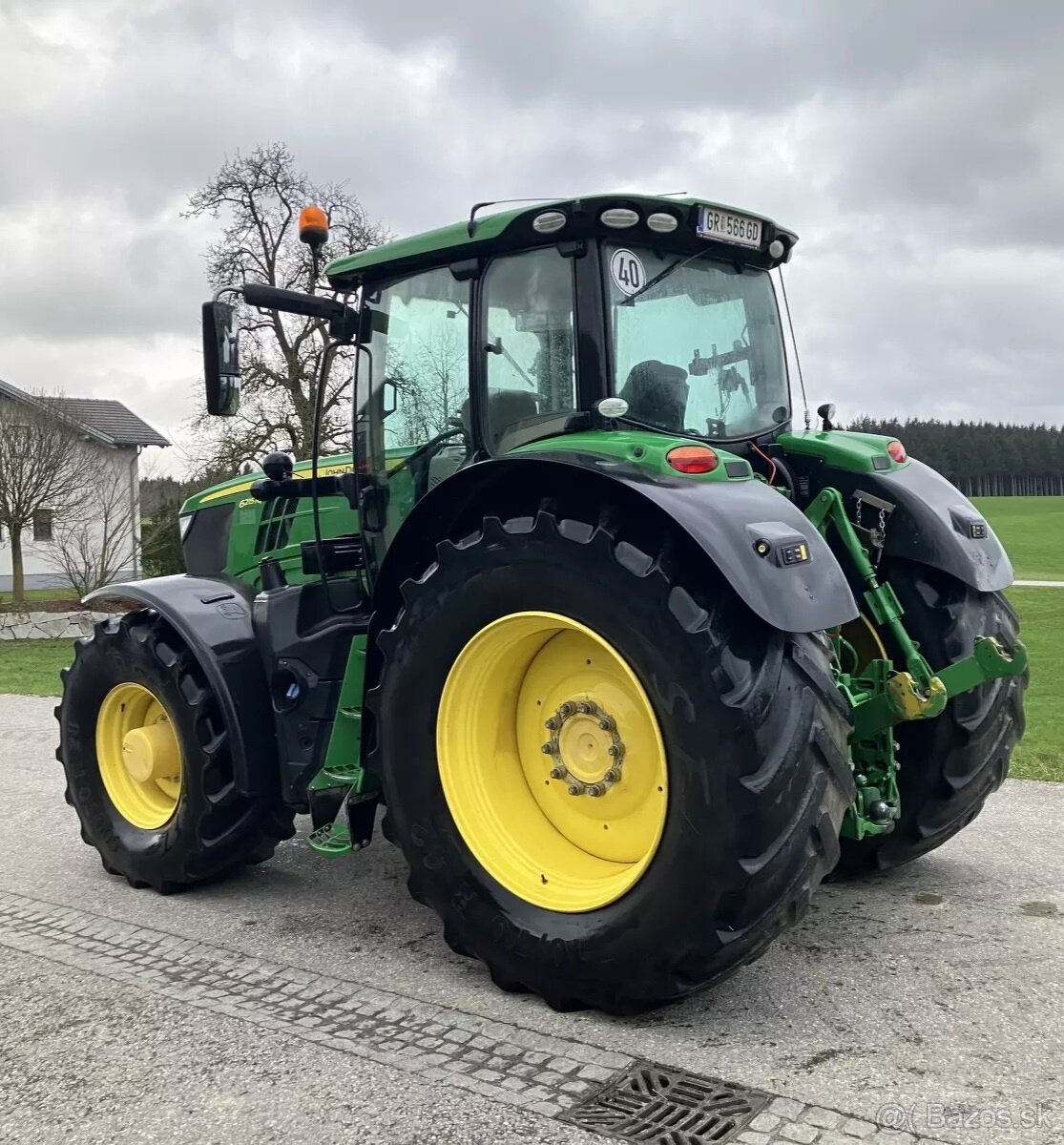 John Deere 6215R - 3