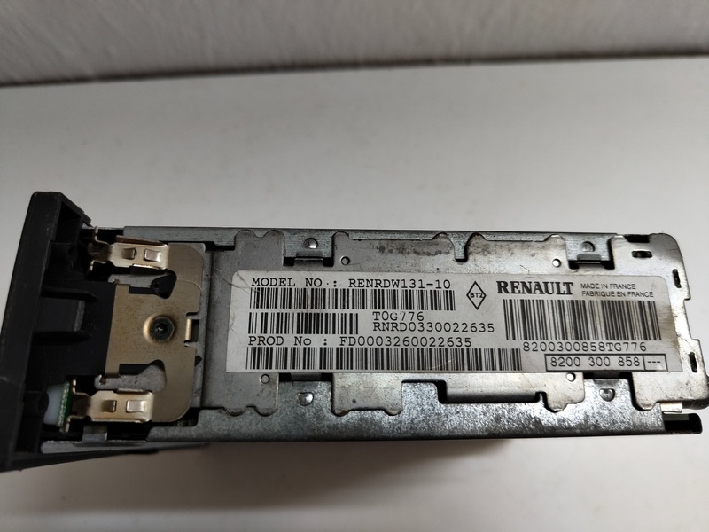 Autorádio Renault Scenic II 8200300858 30€ - 3