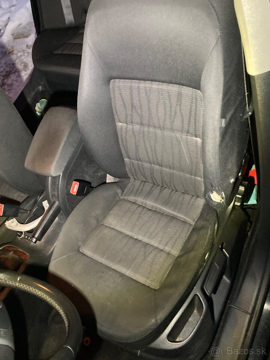 Octavia 2 Sedacky - 3