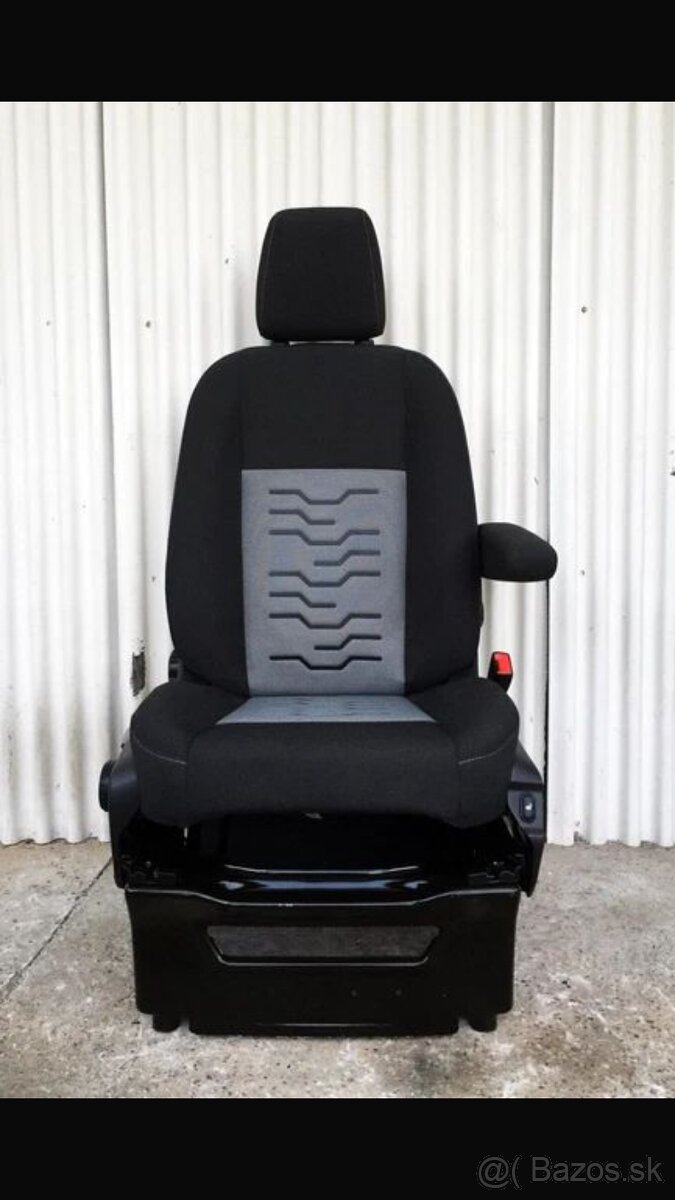 Ford Tourneo Custum - 3