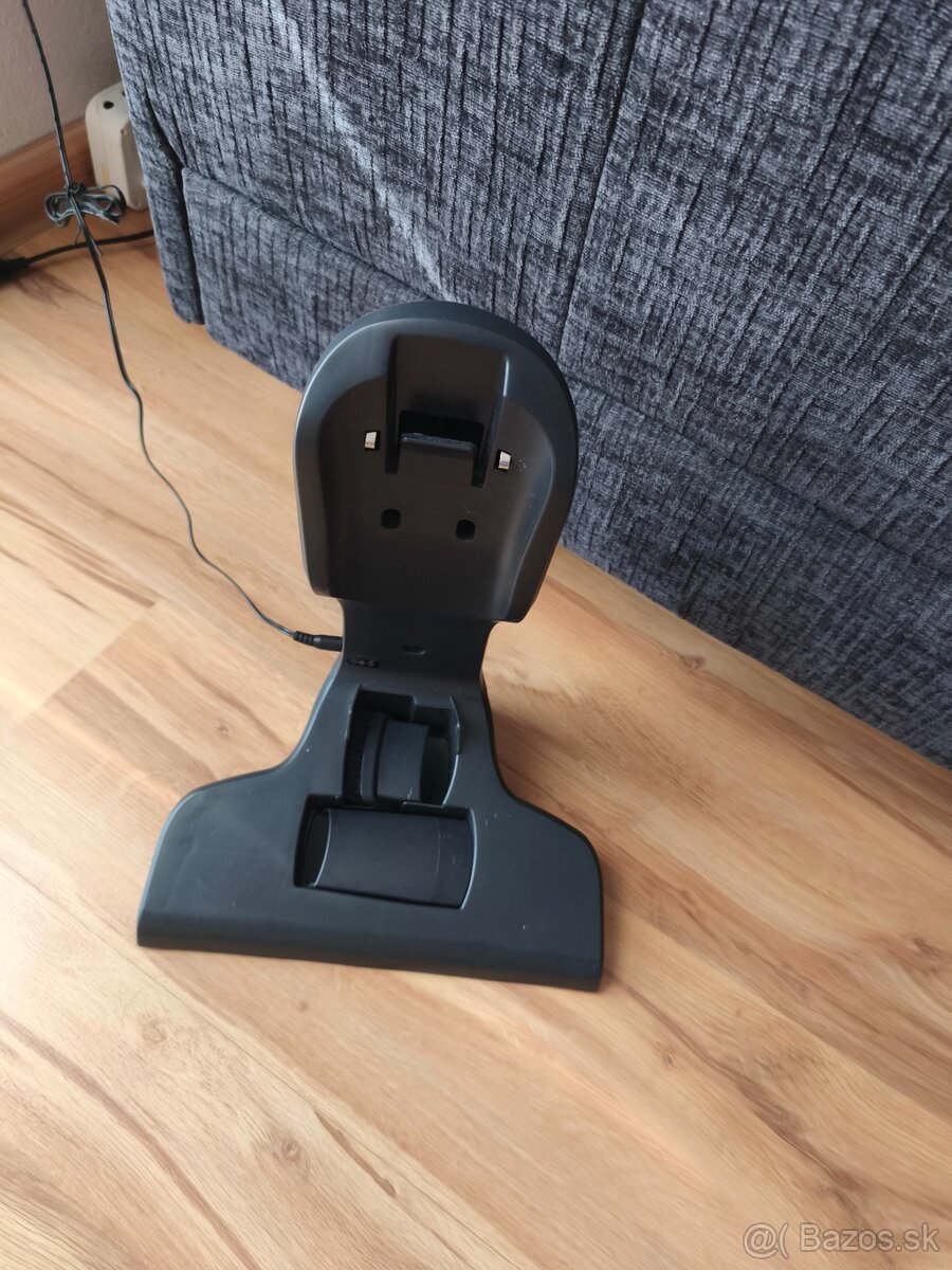Predám tyčový vysávač ETA - 3
