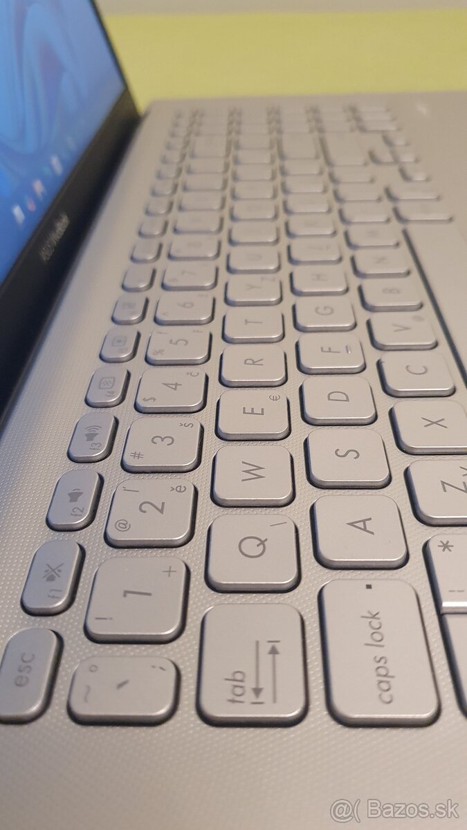 Asus vivobook 15 x512fa 12gb ram i5 - 3