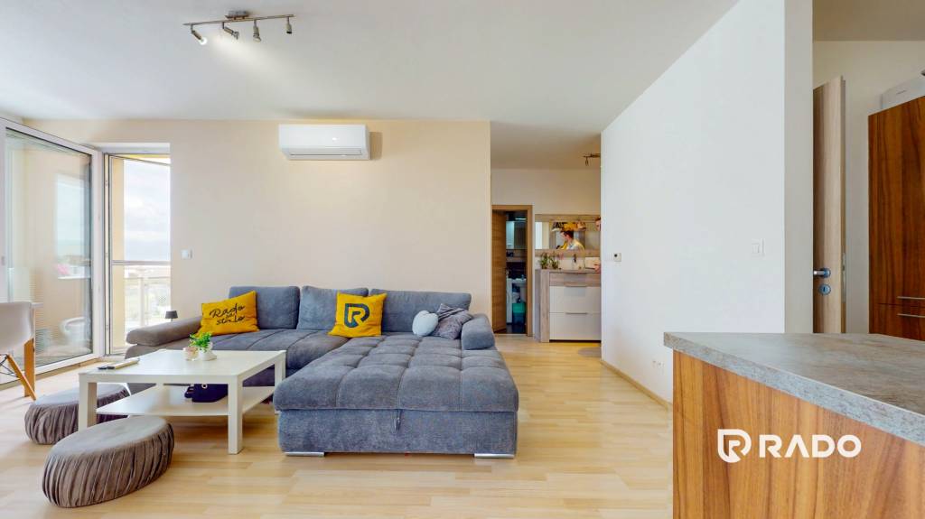 RADO | 4i byt s terasou a parkovaním v tichej časti Rovinky - 3