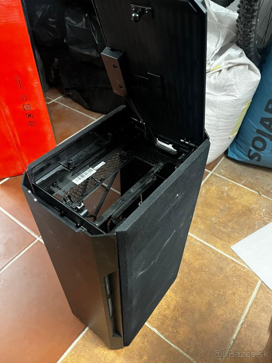 Predám skriňu Phanteks Evolv Shift 1 - 3