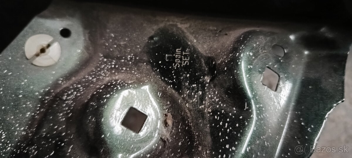 Predny lavy blatnik Seat Altea - 3