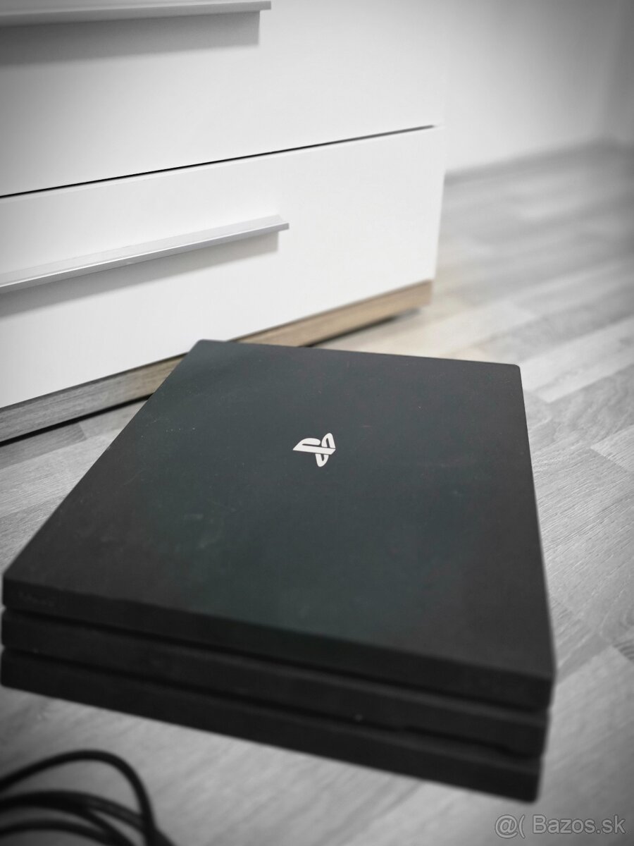 Playstation 4 Pro 1TB - 3