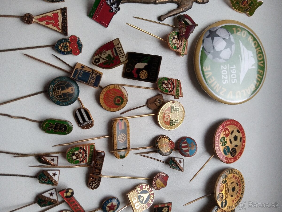 Futbalové odznaky. Šport.Futbal.FIFA . - 3