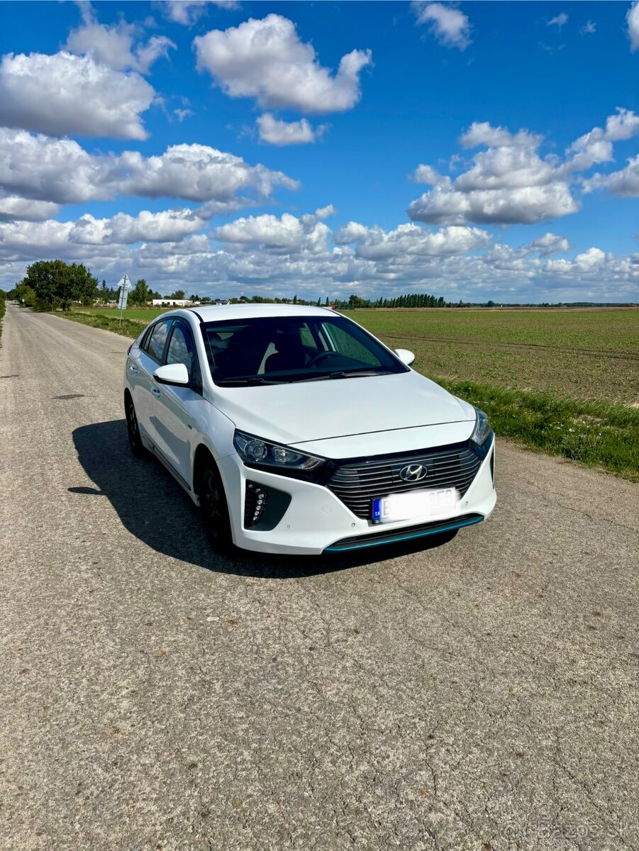 PREDÁM Hyundai Ioniq benzin hybrid - 3
