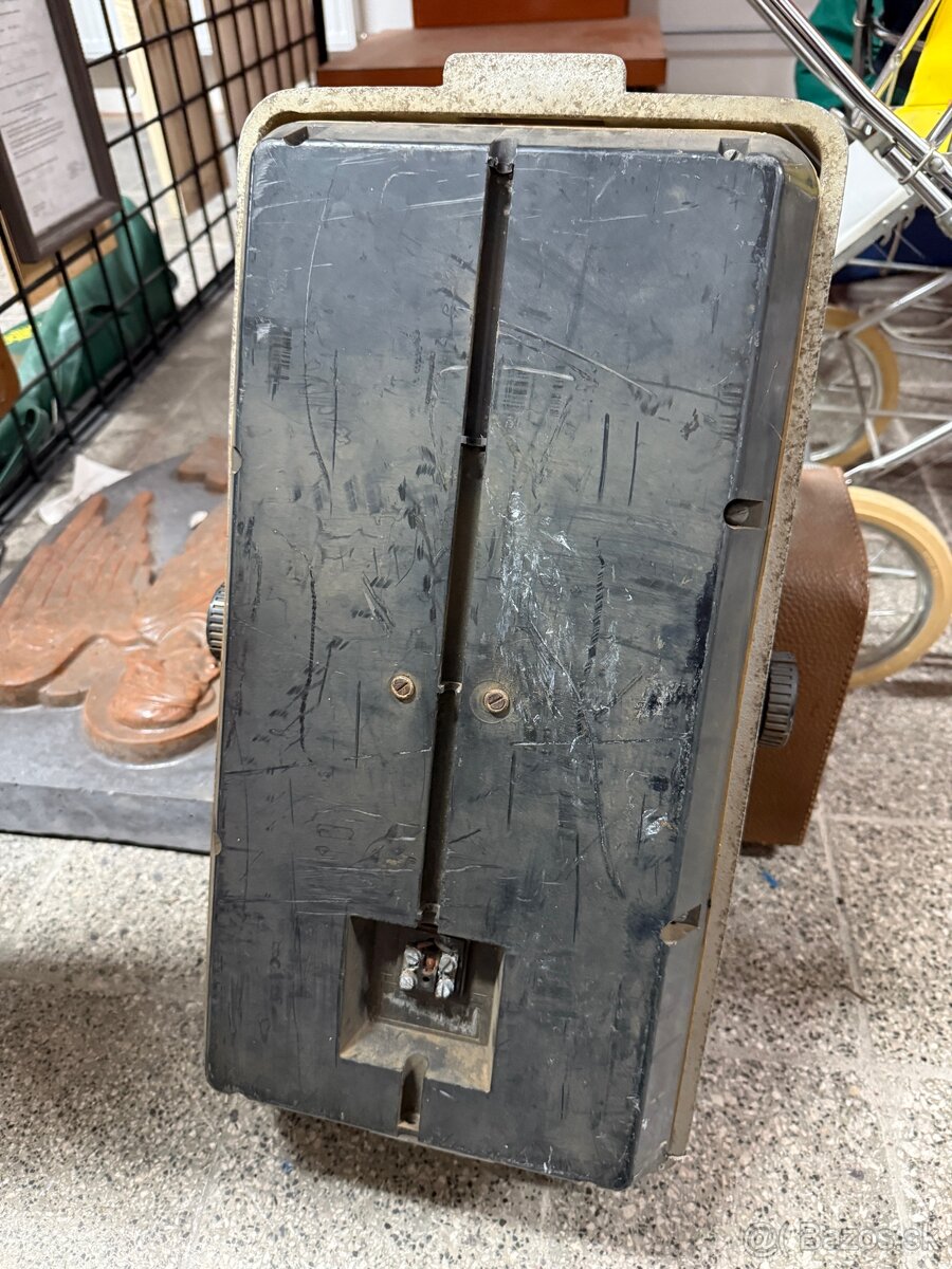 Starý vonkajší reproduktor - 3