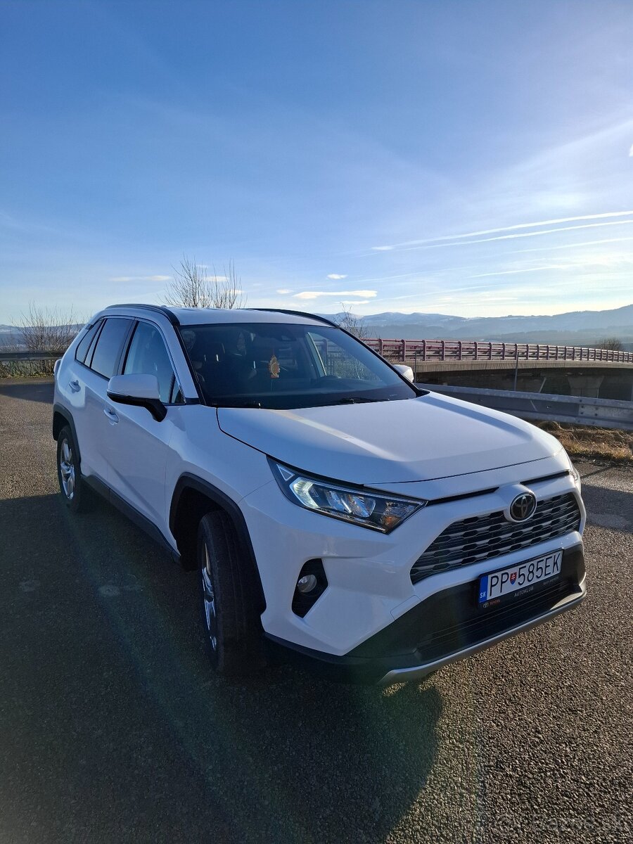 Toyota RAV4 COMFORT 2.0 Benzín 4x4 automat 33 000km - 3