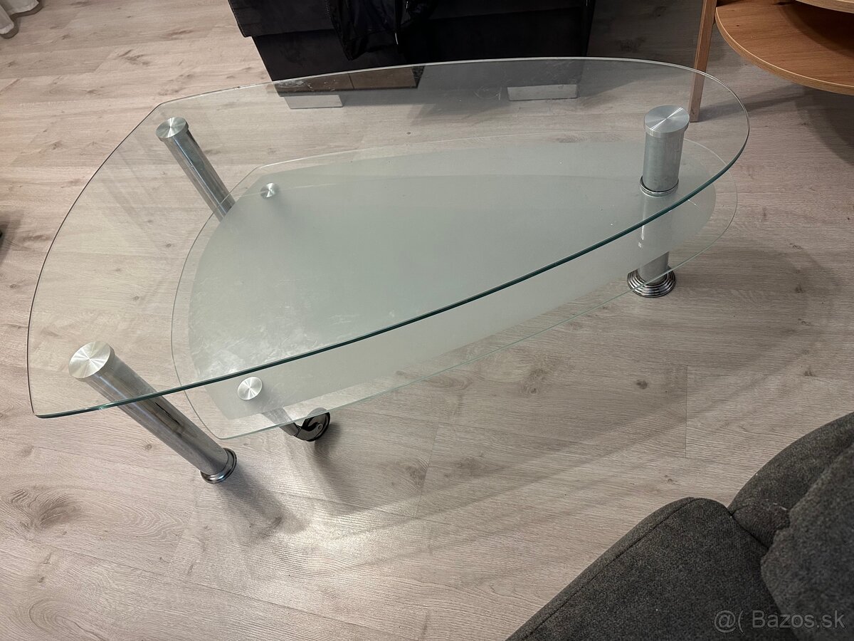 Skleneny konferencny stolik - 3