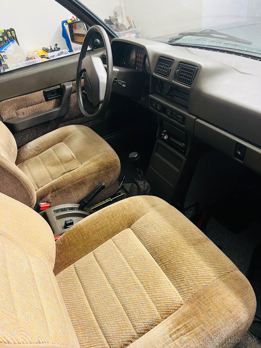 TATRA 613 - 4, biele značky - 3