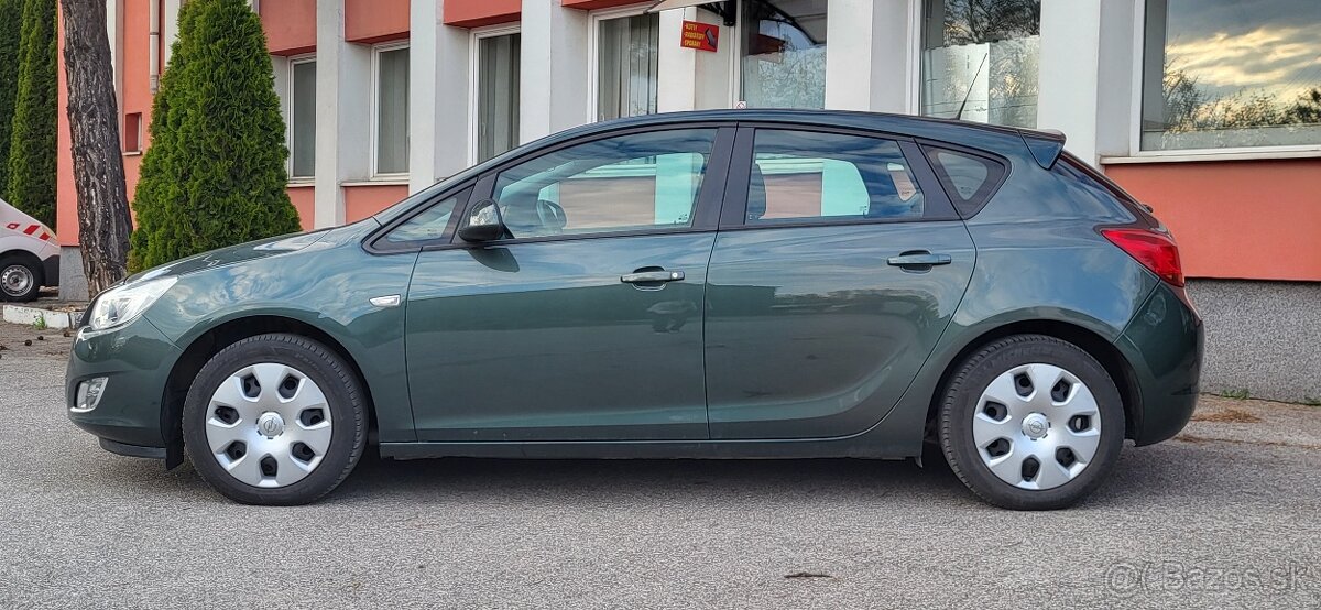 Astra J 1,4 16V Essentia - 3