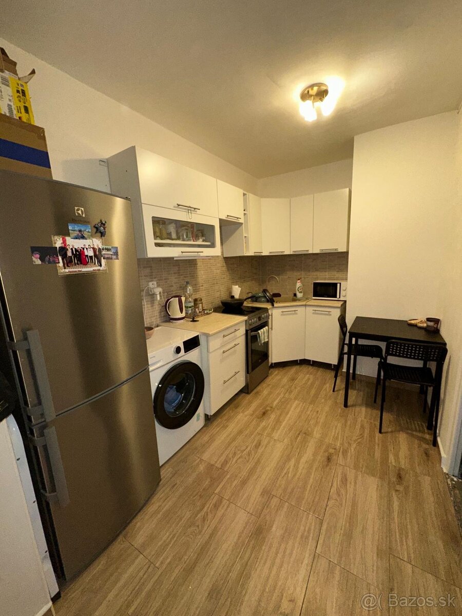 Malacky - prenájom miesta v izbe | 250 € / mesiac - 3