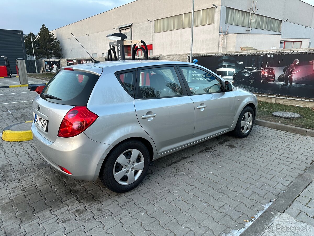 KIA Ceed 1.6 benzín - 3
