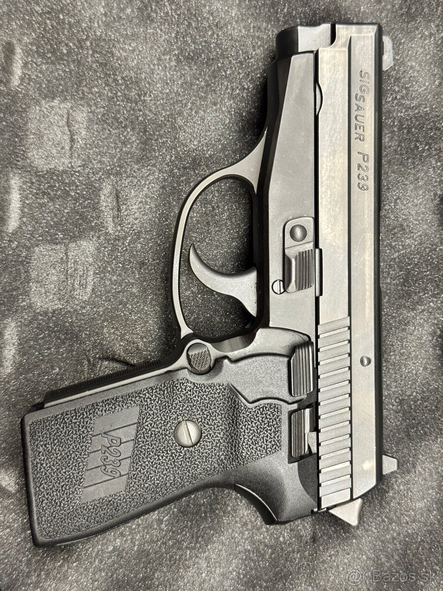 SIG SAUER P239 - 3