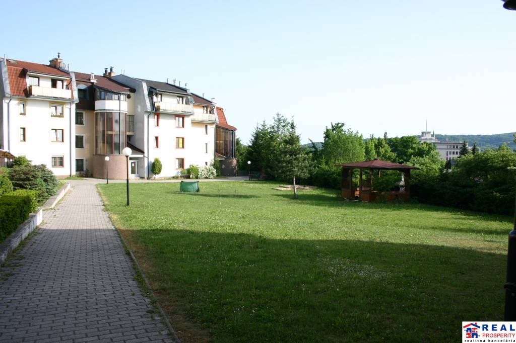 VESELÁ: Atypický 2-izb. ZARIADENÝ byt 48 m2 + LOGGIA 9 m2, 1 - 3