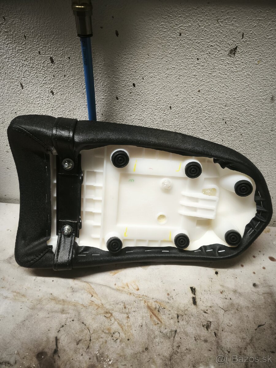 Yamaha Raider xv1900 zadné sedlo - 3