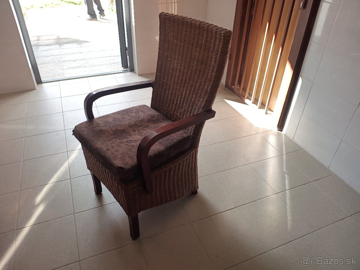 Jedálenský stôl+3ks stolicky - 3