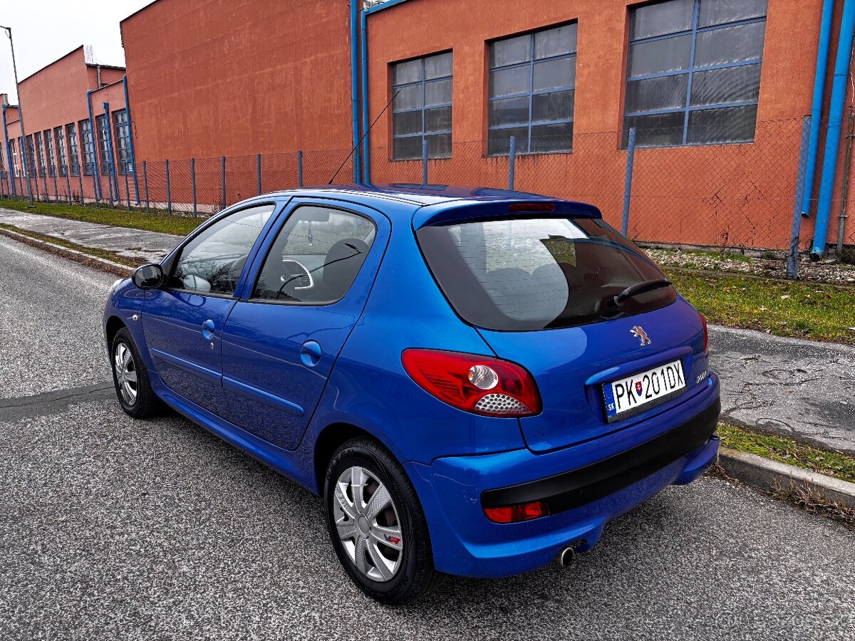 Peugeot 206+ 1.1 44kw - 3