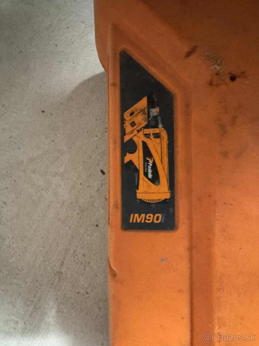 Predám klincovačku Paslode IM90i - 3