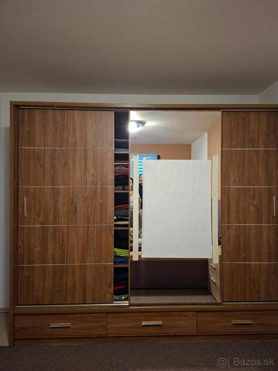 Šatníková skriňa - 3