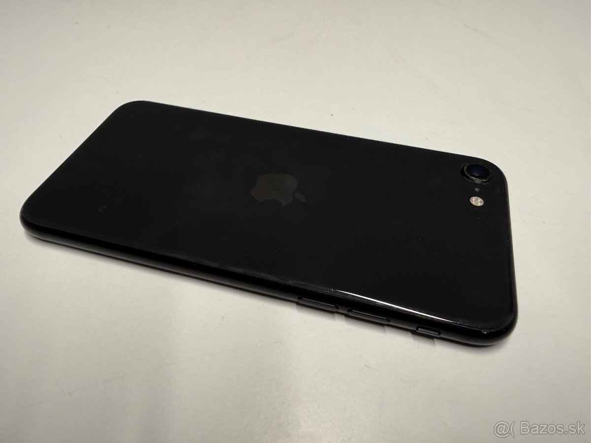 iPhone SE 2020 - 3