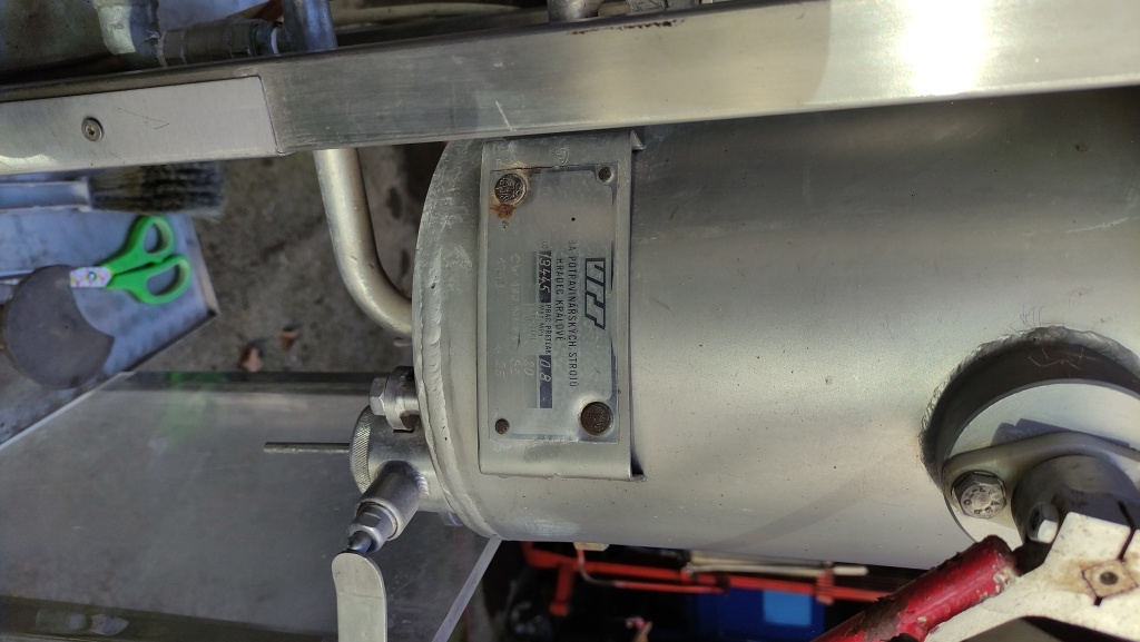 Plnicka a syticka na napoje do PET flias - 3