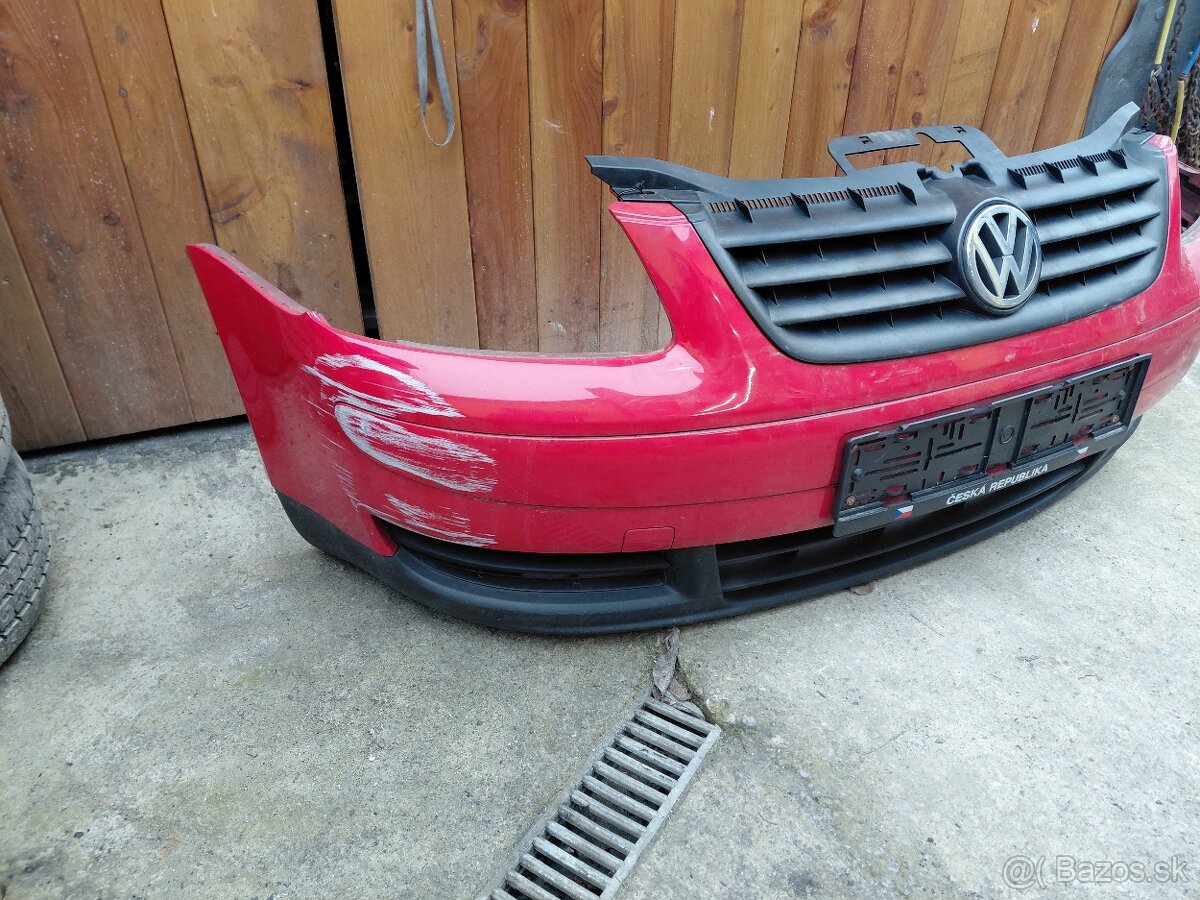 Predám predný nárazník VW Touran 1 - 3