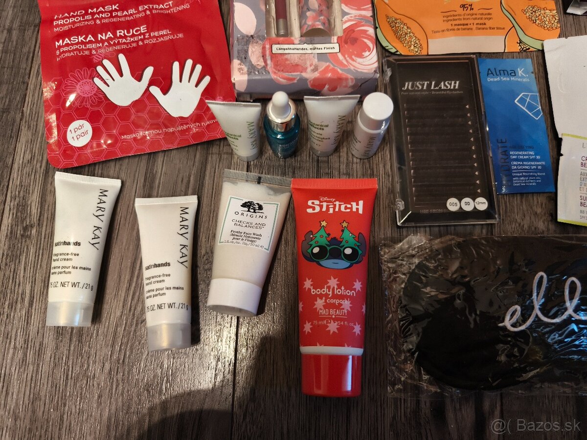 Veľmi veľké množstvo značkovej kozmetiky a vzoriek - 3