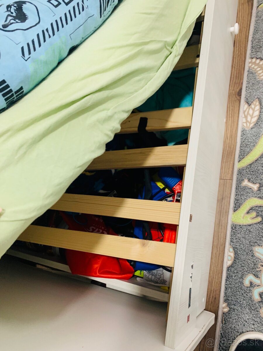 Detská posteľ a nočný stolik - 3