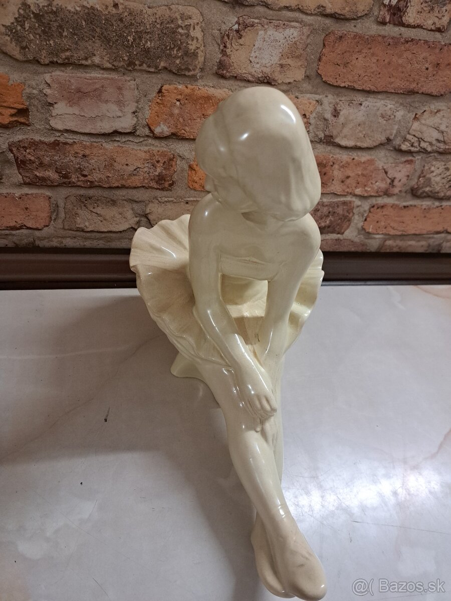 Soška baletka - 3