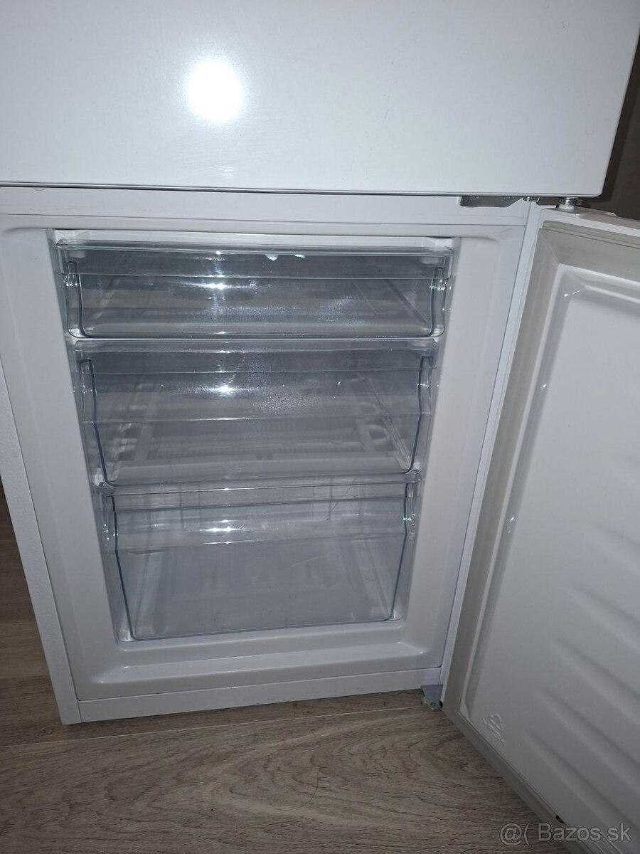 Chladnicka s mraznickou PHILCO - 3